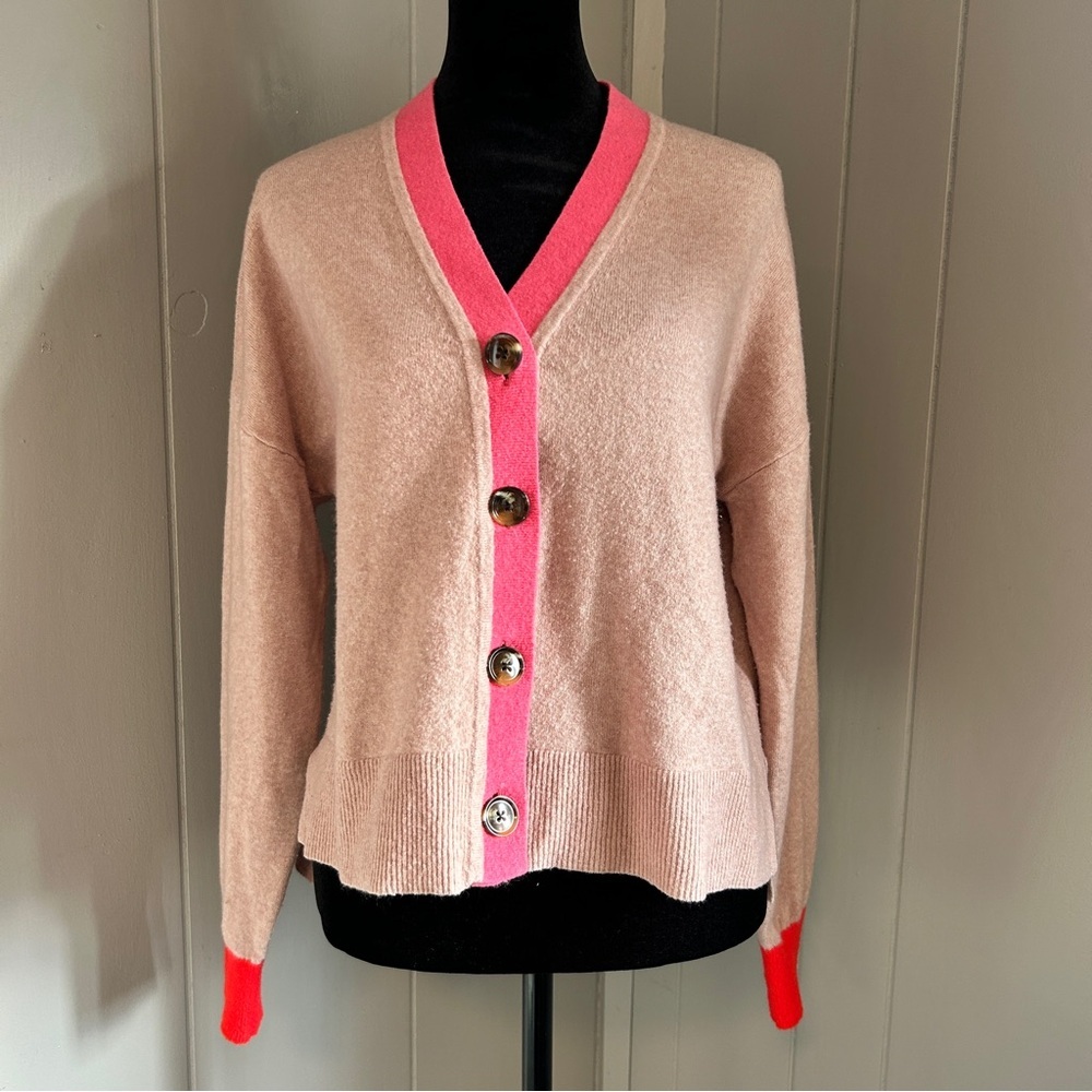 Ann Taylor Light Pink V-Neck Cropped Button Up Cardigan Size M
